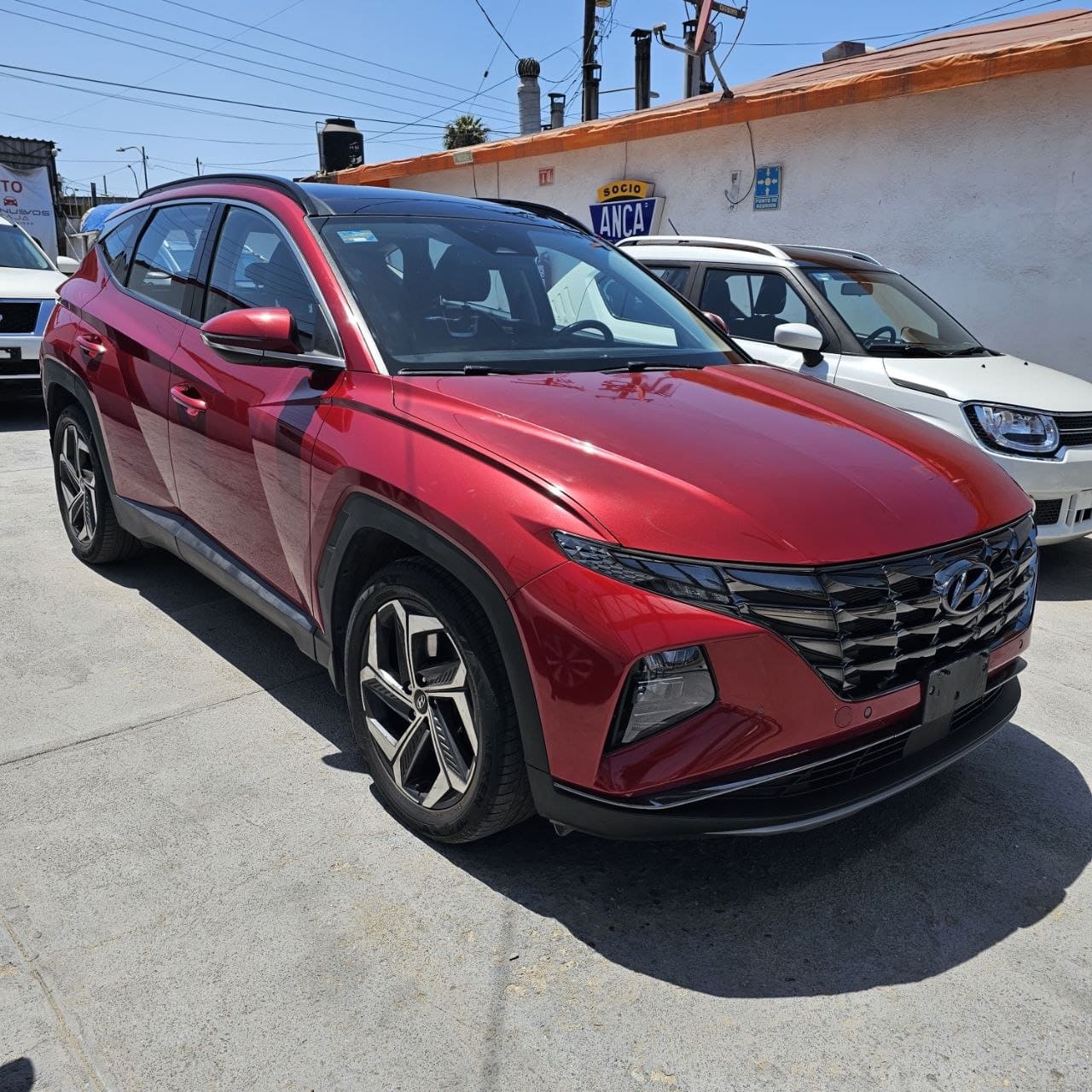 Hyundai Tucson Limited Tech 2023 en Ensenada miniatura 2