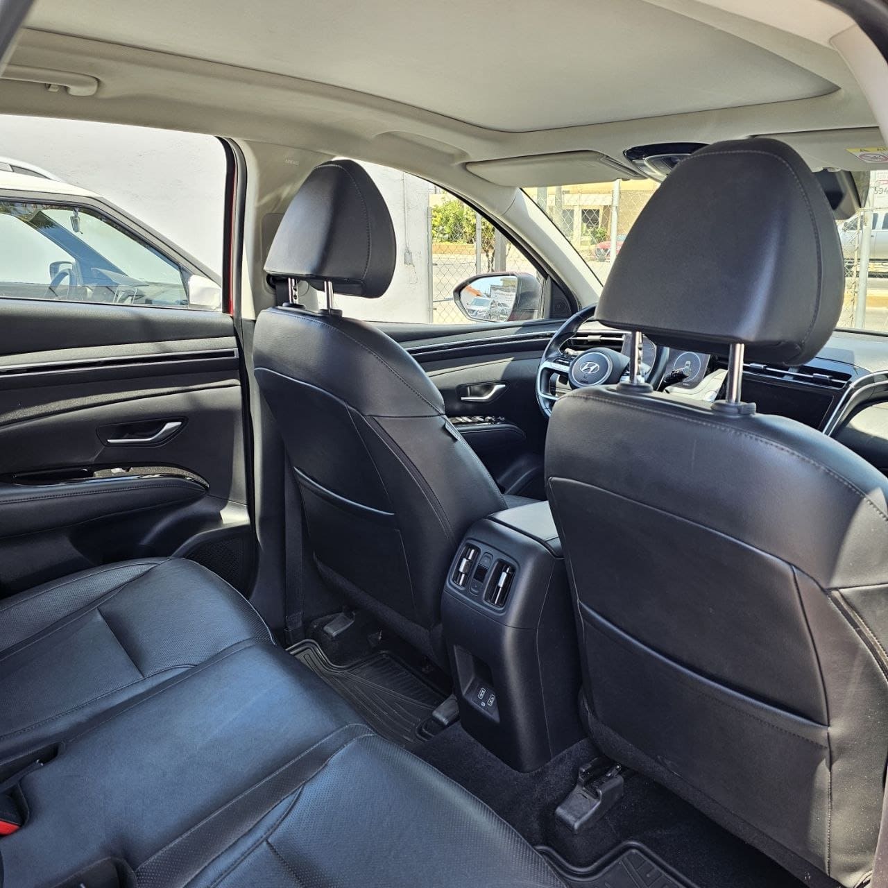 Hyundai Tucson Limited Tech 2023 en Ensenada miniatura 9