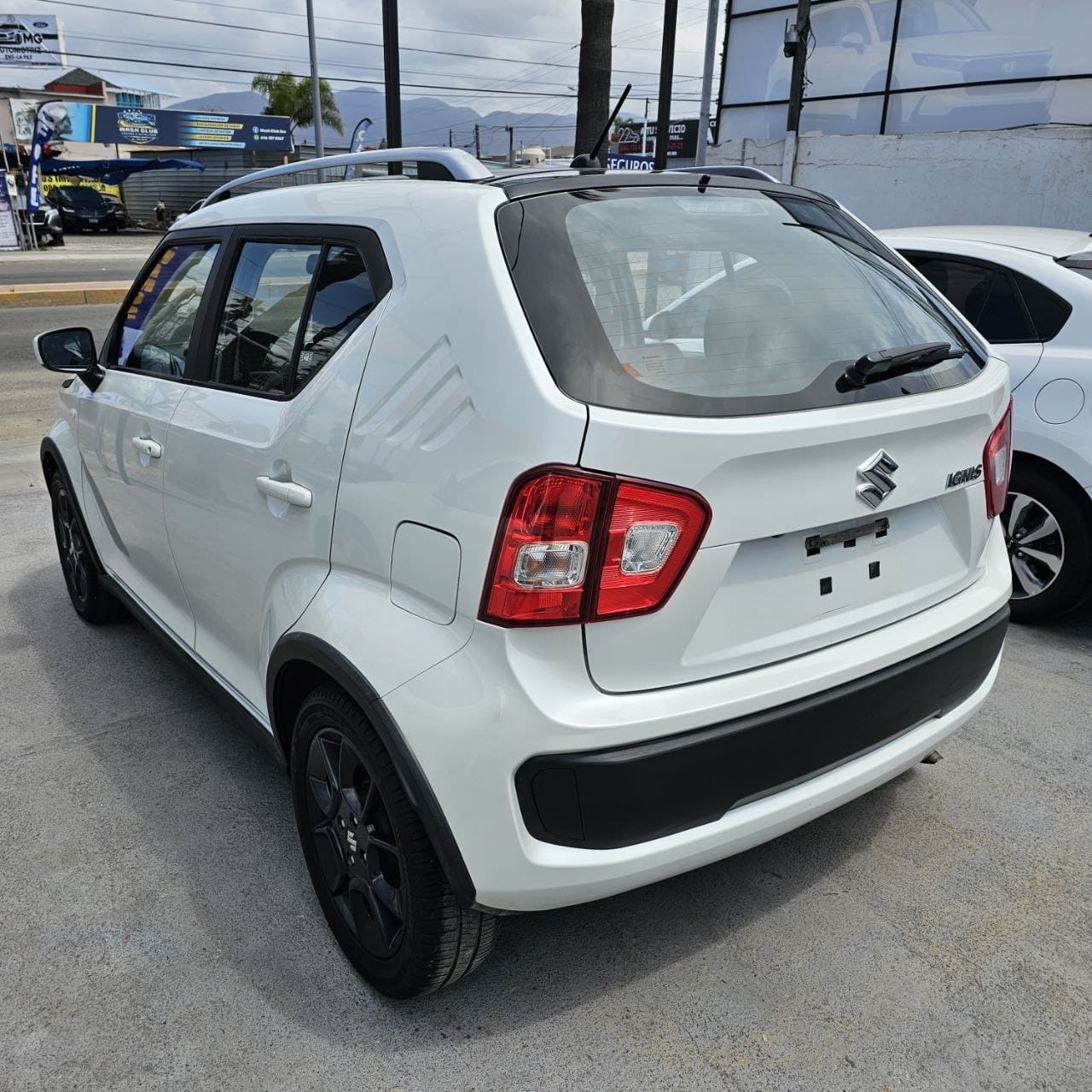 Suzuki Ignis GLX 2019 en Ensenada miniatura 3