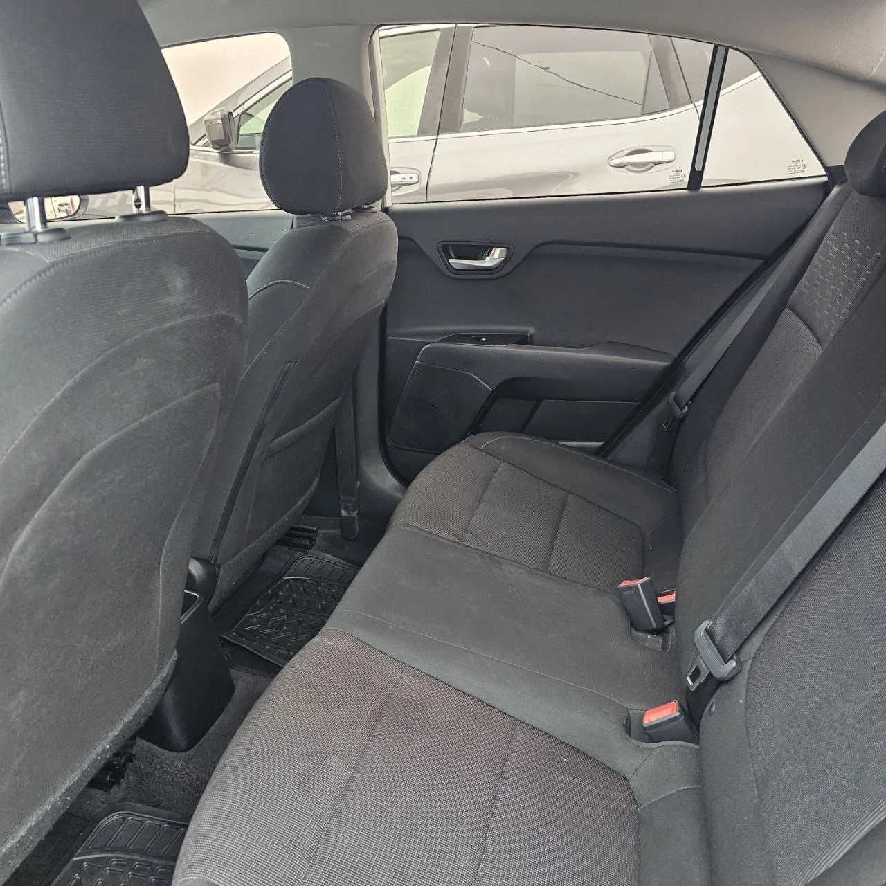 Kia  Rio LX  2023 en Ensenada miniatura 3