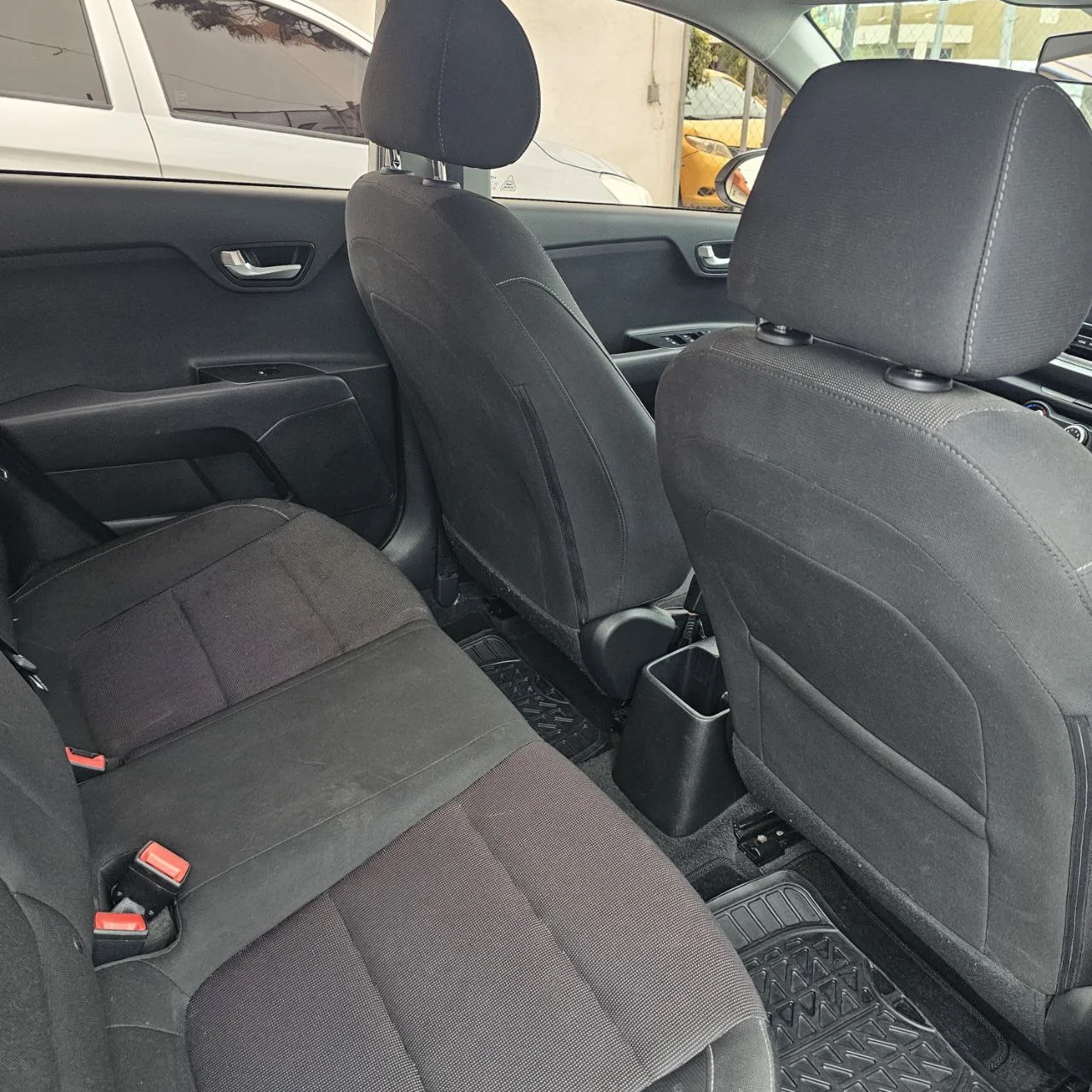 Kia  Rio LX  2023 en Ensenada miniatura 4